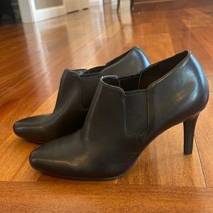 NWT Black Cole Haan leather booties. Size 7
